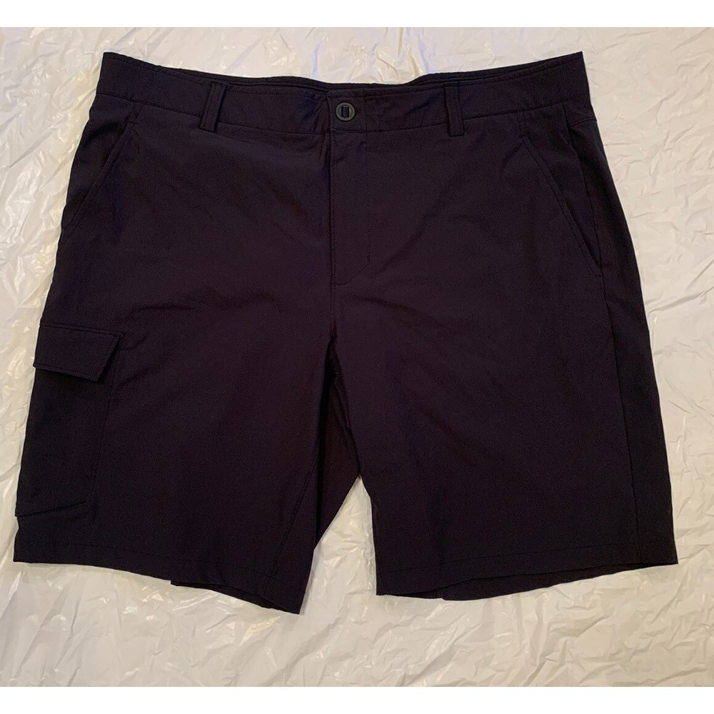 Under Armour Loose HeatGear Black Flat Front Men's Shorts Size 40